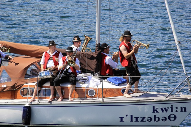 他用自己的 他用自己的